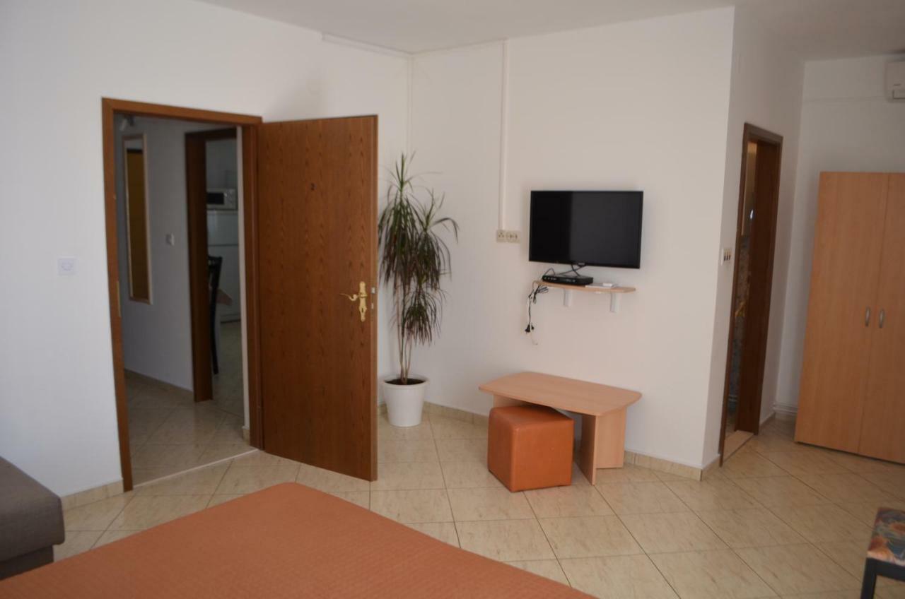 Apartman Darica Vid Apartment Primosten Exterior photo