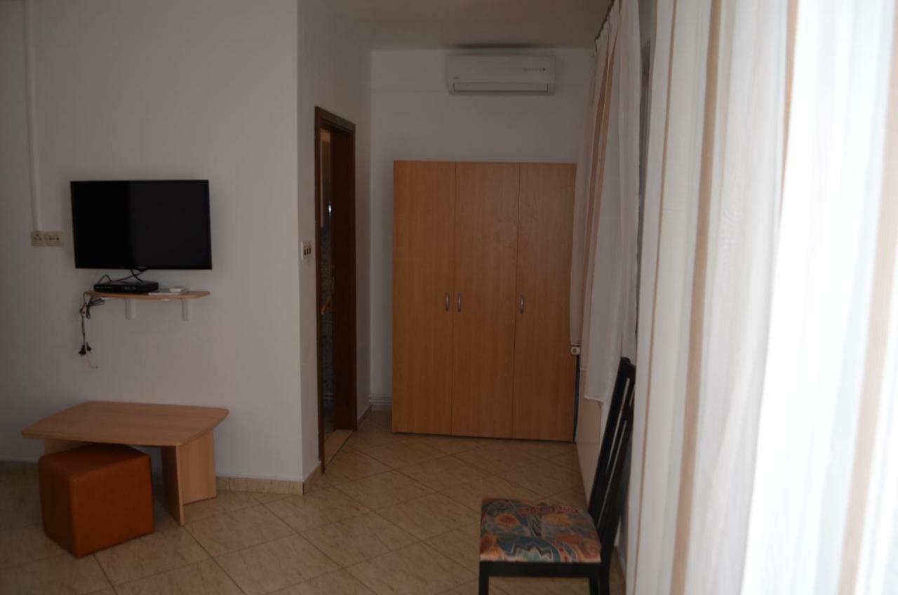 Apartman Darica Vid Apartment Primosten Exterior photo